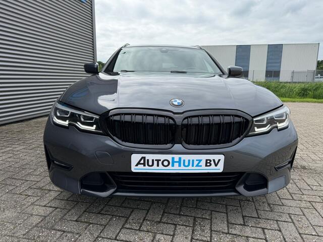 BMW 3-SERIE Touring 330e Executive Sport Line 18 inch Achteruitrijcamera Keyless Entry HiFi Pakket DAB Stoelverwarming LED