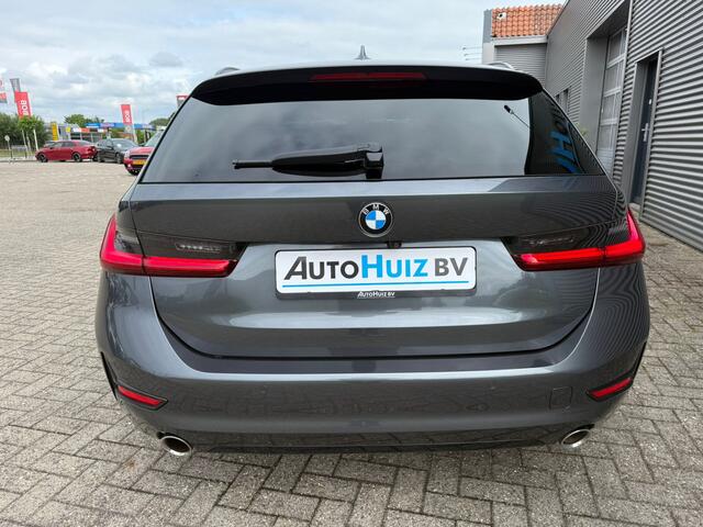 BMW 3-SERIE Touring 330e Executive Sport Line 18 inch Achteruitrijcamera Keyless Entry HiFi Pakket DAB Stoelverwarming LED