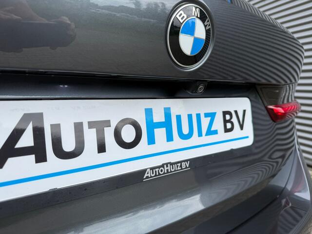 BMW 3-SERIE Touring 330e Executive Sport Line 18 inch Achteruitrijcamera Keyless Entry HiFi Pakket DAB Stoelverwarming LED
