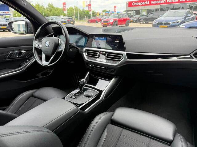 BMW 3-SERIE Touring 330e Executive Sport Line 18 inch Achteruitrijcamera Keyless Entry HiFi Pakket DAB Stoelverwarming LED