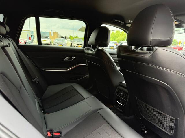 BMW 3-SERIE Touring 330e Executive Sport Line 18 inch Achteruitrijcamera Keyless Entry HiFi Pakket DAB Stoelverwarming LED