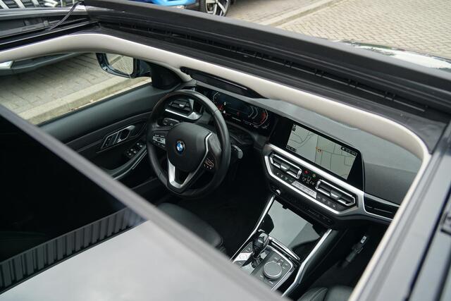 BMW 3-SERIE 318i High Executive + SCHUIFDAK / LASERLIGHT / LEDER / TREKHAAK