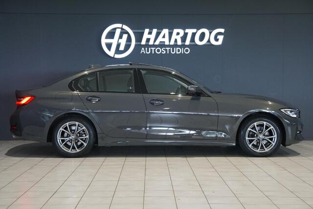 BMW 3-SERIE 318i High Executive + SCHUIFDAK / LASERLIGHT / LEDER / TREKHAAK