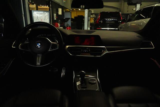 BMW 3-SERIE Touring M340i xDrive High Executive 374pk Panoramadak/Stoelverwarming/Camera