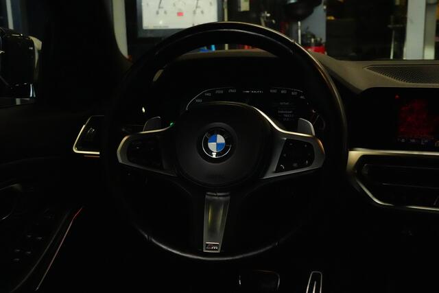 BMW 3-SERIE Touring M340i xDrive High Executive 374pk Panoramadak/Stoelverwarming/Camera