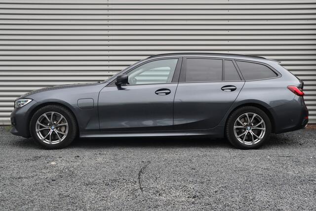 BMW 3-SERIE Touring 330e Sportline Harman Kardon / Camera / Trekhaak /