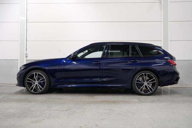 BMW 3-SERIE Touring 330e xDrive M-Sport | Panoramadak | CoPilot | Laser | Head Up