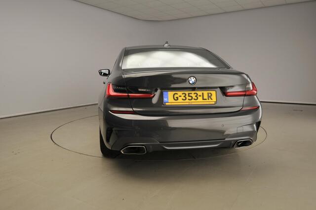 BMW 3-SERIE Sedan M340i xDrive | M-Sportpakket | LED | Navigatie | Sportstoelen | M-sportonderstel | Hifi speakers | Alu 19 inch