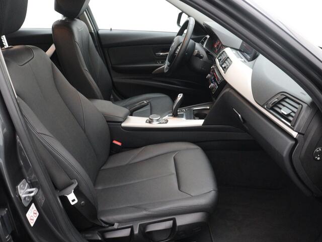 BMW 3-SERIE Touring 318i Executive / Auto verbruikt olie! / Handel of Export / Navigatie / Cruise-ctr. / Airco / leder / Trekhaak / Apk dec-2026