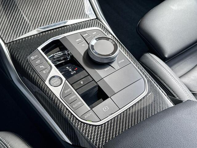 BMW 3-SERIE Touring 330e