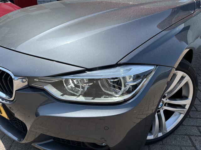 BMW 3-SERIE Touring 320i High Executive AUTOMAAT / M-SPORT / LCI / VIRTUAL / PANORAMADAK / FULL LED / LEDER / STOELVERW / NL-AUTO / 1STE EIG