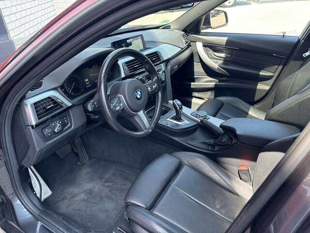 BMW 3-SERIE Touring 320i High Executive AUTOMAAT / M-SPORT / LCI / VIRTUAL / PANORAMADAK / FULL LED / LEDER / STOELVERW / NL-AUTO / 1STE EIG