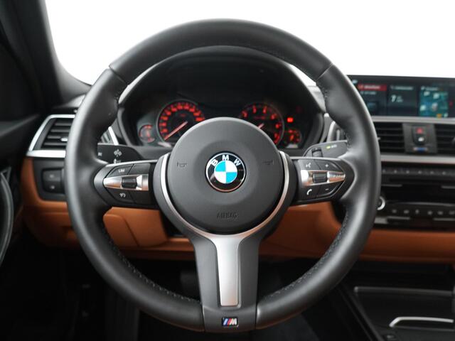 BMW 3-SERIE 320i Luxury Edition | Achteruirijcamera | Stoelverwarming | NAVI |