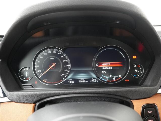 BMW 3-SERIE 320i Luxury Edition | Achteruirijcamera | Stoelverwarming | NAVI |