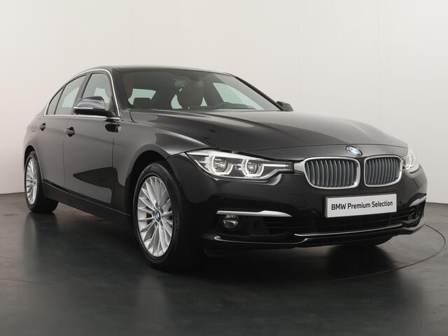 BMW 3-SERIE 320i Luxury Edition | Achteruirijcamera | Stoelverwarming | NAVI |