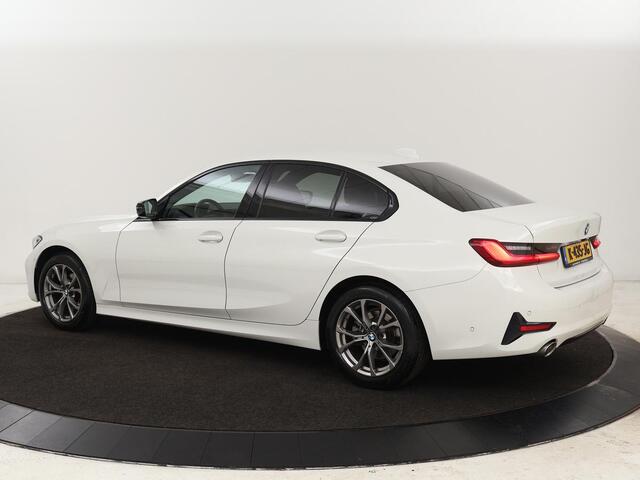 BMW 3-SERIE 318i Executive Edition | Sport Line | Stoelverwarming | Camera | Trekhaak | Half leder | Full LED | Carplay | Live Cockpit