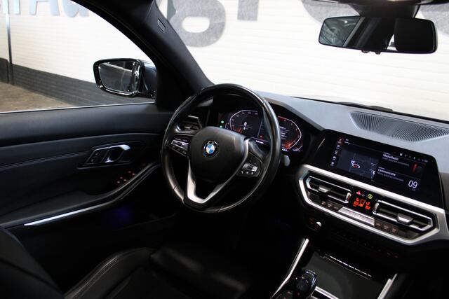 BMW 3-SERIE 320i Executive Edition | Incl. 12 maanden garantie | Cruise control | Climate control | Apple carplay/Android auto | Navigatie | Parkeersensoren | Elektrisch uitklapbare trekhaak |