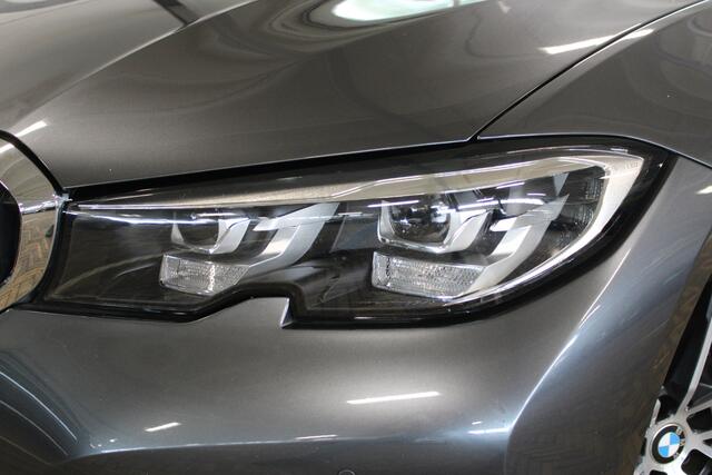 BMW 3-SERIE 320i Executive Edition | Incl. 12 maanden garantie | Cruise control | Climate control | Apple carplay/Android auto | Navigatie | Parkeersensoren | Elektrisch uitklapbare trekhaak |