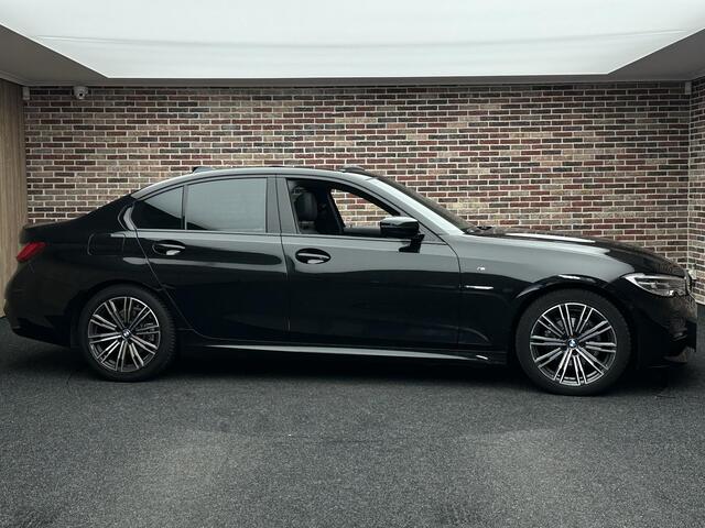 BMW 3-SERIE 318i High Executive M Sport Open Dak Led Camera Leer