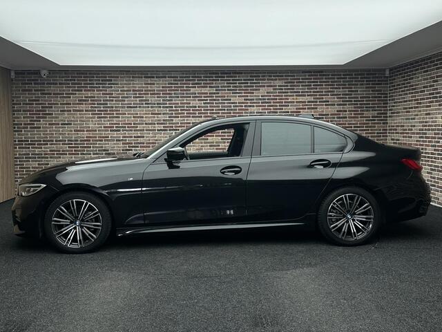 BMW 3-SERIE 318i High Executive M Sport Open Dak Led Camera Leer