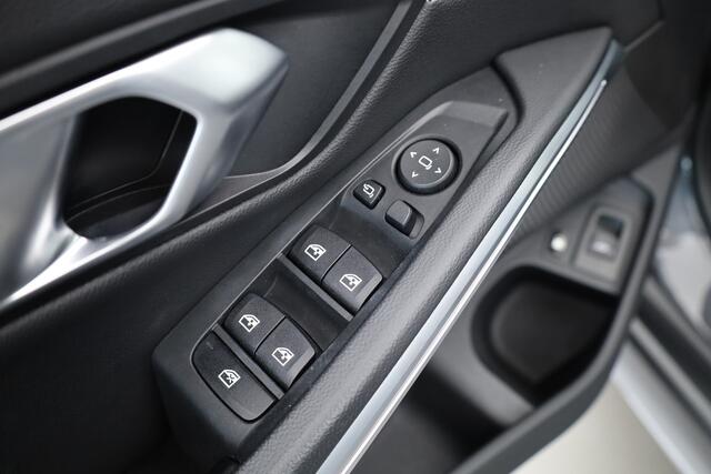 BMW 3-SERIE Touring 330e xDrive M Sport | Navi | Elek. Trekhaak | Stoel- Stuurverw. | Leder | Apple CarPlay