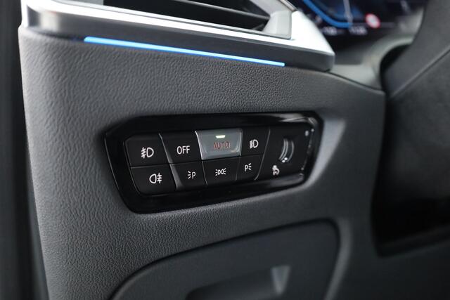 BMW 3-SERIE Touring 330e xDrive M Sport | Navi | Elek. Trekhaak | Stoel- Stuurverw. | Leder | Apple CarPlay