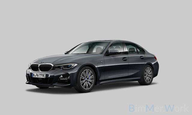 BMW 3-SERIE 330e High Executive M Sport | M Performance | Panoramadak | 360° Camera | Assisted Driving | Head Up Display | Stoelverwarming | Stuurverwarming | Apple Carplay | Navigatie | Adaptive Cruise Control | Ambiance Verlicht