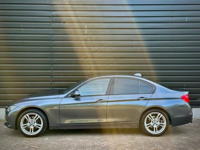 BMW 3-SERIE 320i AUT|SPORTLEER|CAMERA|CARPLAY|HiFi