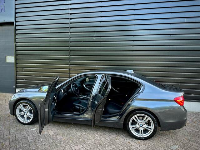 BMW 3-SERIE 320i AUT|SPORTLEER|CAMERA|CARPLAY|HiFi
