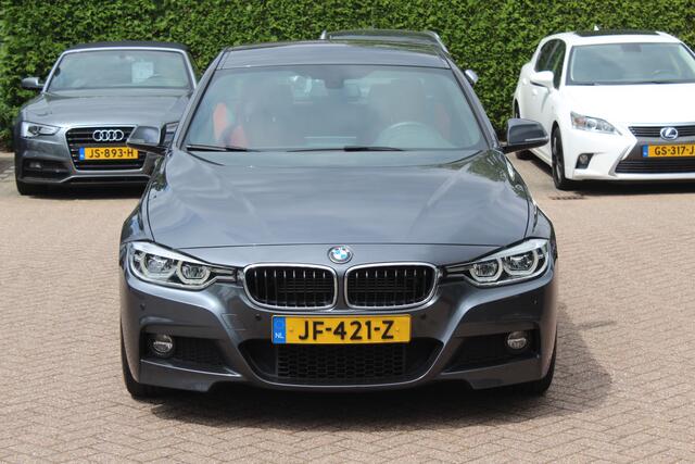 BMW 3-SERIE 330e M Sport / Leder / Navigatie / Parkeerhulp achter / 18'' / Stoelverwarming / Cruise Control