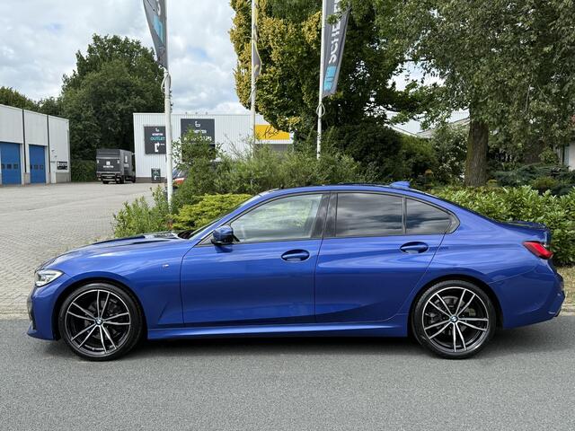BMW 3-SERIE 320i M-Sport 184PK AutomaatoPanooLaser