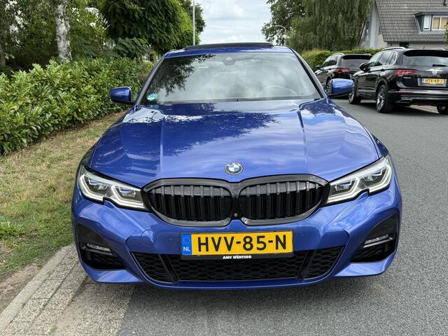 BMW 3-SERIE 320i M-Sport 184PK AutomaatoPanooLaser
