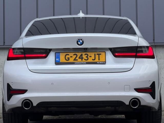 BMW 3-SERIE 320i 184PK Automaat M-Sport Shadow Head-UP Camera Leer