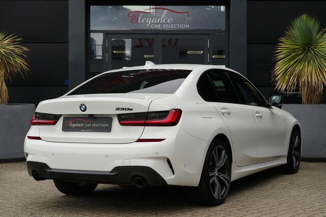 BMW 3-SERIE 330e M Sport High Executive 292pk Navigatie/HarmanKardon/Camera