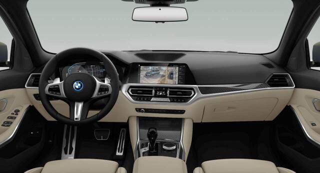 BMW 3-SERIE Touring 330e xDrive M-Sport | Panoramadak | Laser | Comfort Access