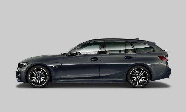 BMW 3-SERIE Touring 330e xDrive M-Sport | Panoramadak | Laser | Comfort Access
