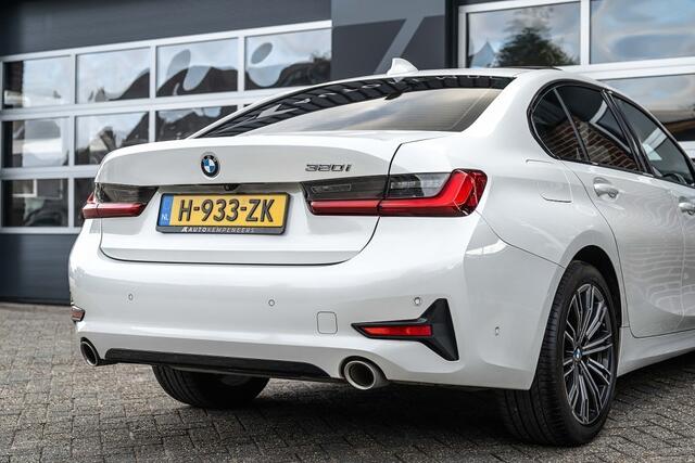 BMW 3-SERIE 320 320i High Executive | Schuifdak | Sportstoelen | 18 Inch |