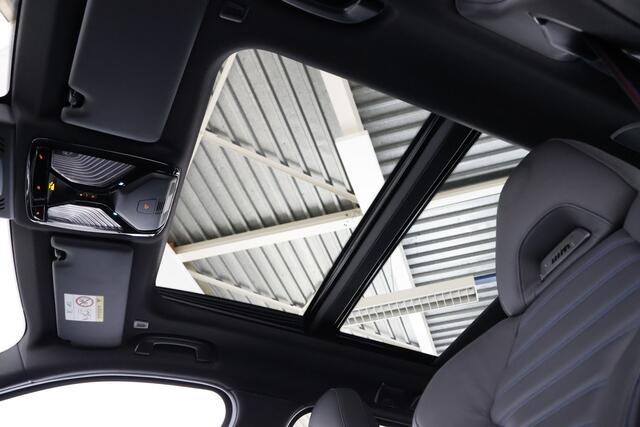 BMW 3-SERIE Touring 330e M-Sport Pro Panorama / Opendak / Schaalstoel / LED / Pilot assist