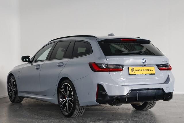 BMW 3-SERIE Touring 330e M-Sport Pro Panorama / Opendak / Schaalstoel / LED / Pilot assist