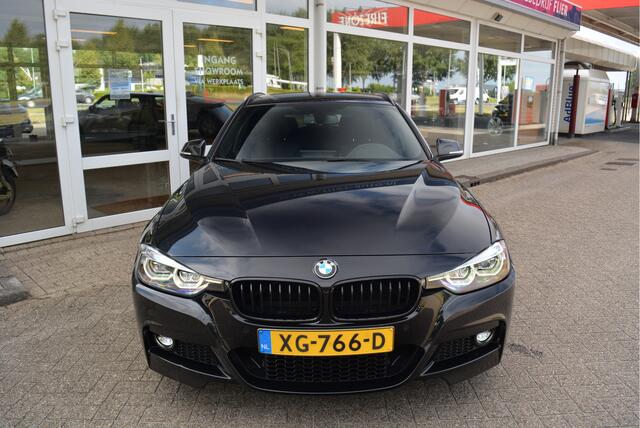 BMW 3-SERIE Touring 320i M Sport Edition | Leder | 20INCH | Orig. NL | NAP |