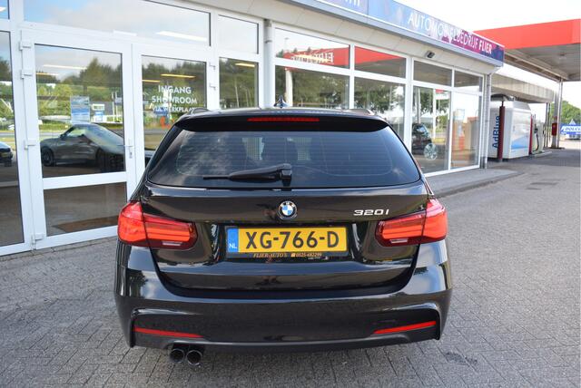 BMW 3-SERIE Touring 320i M Sport Edition | Leder | 20INCH | Orig. NL | NAP |
