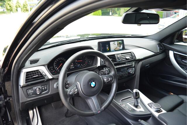 BMW 3-SERIE Touring 320i M Sport Edition | Leder | 20INCH | Orig. NL | NAP |