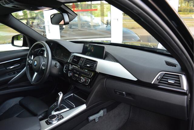 BMW 3-SERIE Touring 320i M Sport Edition | Leder | 20INCH | Orig. NL | NAP |