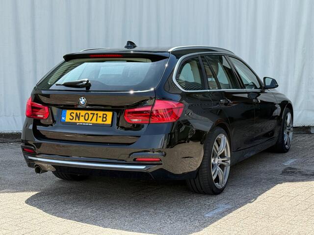 BMW 3-SERIE Touring 318i Luxury Edition Leder/ trekhaak