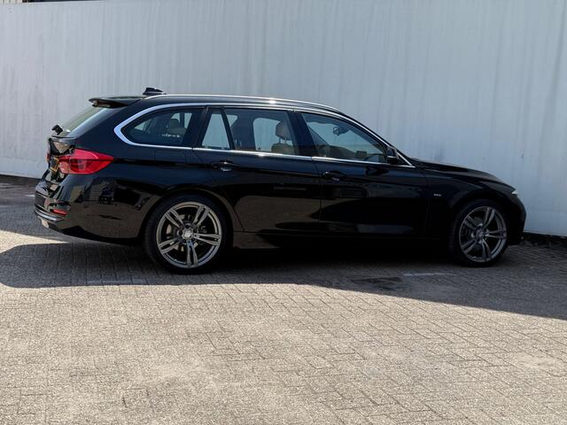 BMW 3-SERIE Touring 318i Luxury Edition Leder/ trekhaak