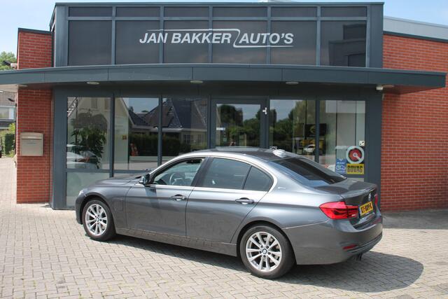 BMW 3-SERIE 330e Centennial High Executive ? NL Auto ? BT ? Stoelverwarming ? M-Sport grille ?