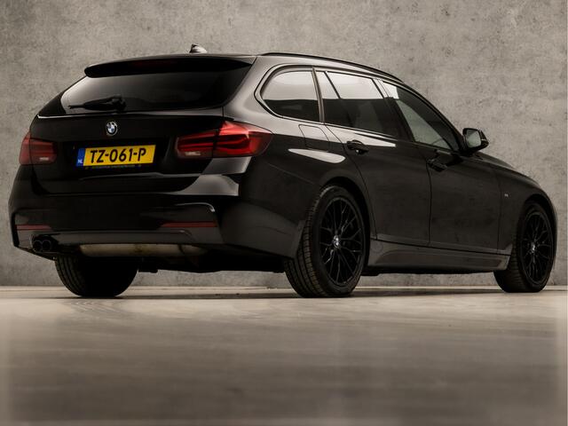 BMW 3-SERIE Touring 320i M Sport Black Edition 184Pk Automaat (GROOT NAVI, M PAKKET, VIRTUAL COCKPIT, STOELVERWARMING, LEDEREN SPORTSTOELEN, GETINT GLAS, CRUISE, NIEUWE APK, NIEUWSTAAT)