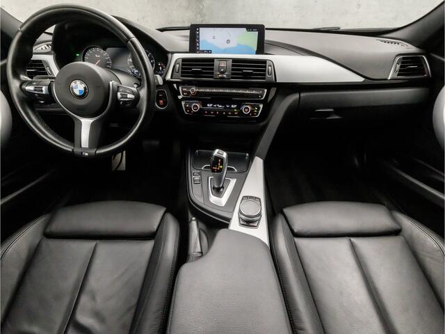 BMW 3-SERIE Touring 318i M Sport Automaat (DRAADLOOS APPLE CARPLAY, M PAKKET, DEALER ONDERHOUDEN, GROOT NAVI, LEDER, GETINT GLAS, CRUISE, NIEUWE APK, NIEUWSTAAT)