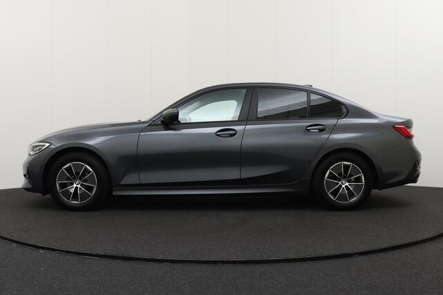 BMW 3-SERIE 318i Aut. Business Edition+ Navi Carplay LED Getint glas DAB