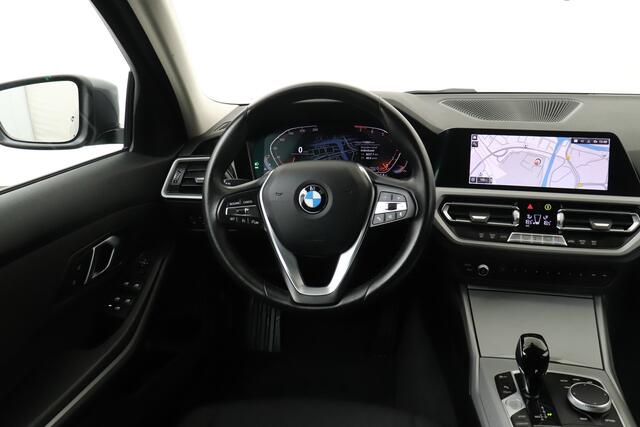 BMW 3-SERIE 318i Aut. Business Edition+ Navi Carplay LED Getint glas DAB